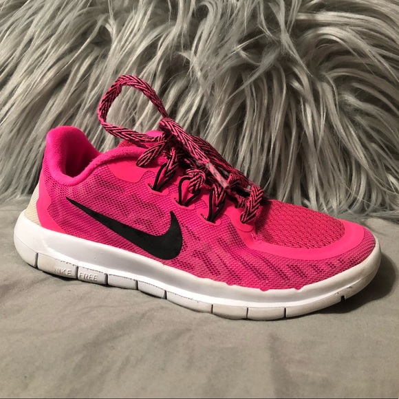 nike free run neon pink